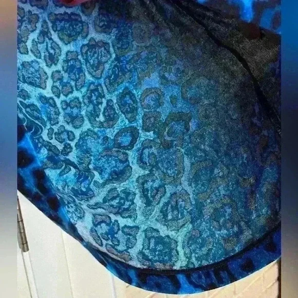 BCBG Max Azria Blue Animal Print Mesh Long Sleeve Top EUC - Picture 3 of 5